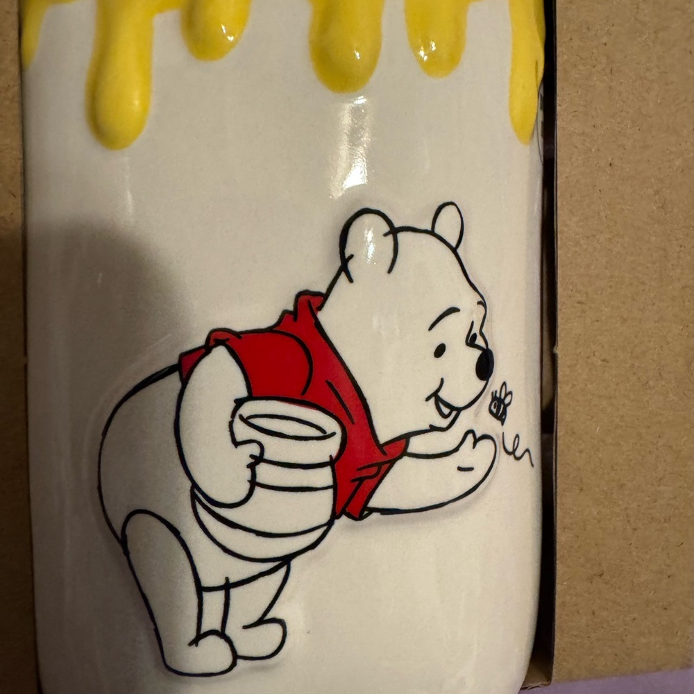 Disney Rae Dunn Winnie the Pooh Mug with spoon - Picture 4 of 7